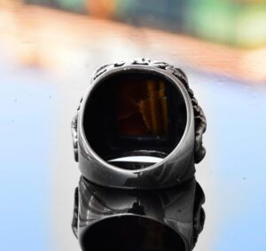 El Yapımı Gümüş Erkek Yüzük | Doğal Kaplan Gözü Taşı ve Akrep Tasarımı | Cesur ve Koruyucu - Görsel 5