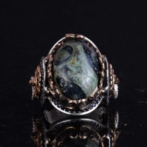 El yapımı Yeşil Göz Taşlı Yüzük, Aslan Gümüş Baş Yüzük - Canlı 925 Ayar Sert Gümüş Erkek Yüzüğü - Doğal Vigor Tasarımı - Görsel 4