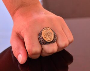 Şık Arapça Hat Yazılı Yüzük - Gümüş Erkek Dini İslami Hediye - Görsel 6