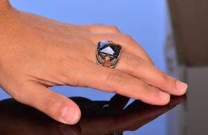 El Yapımı Oniks Taşlı Yüzük, Gümüş Erkek Yüzüğü, Kartal Tasarımı - Gücün ve Korumanın Sembolü - Görsel 6