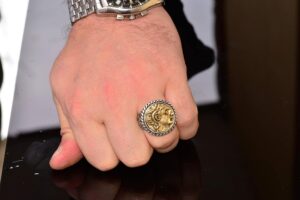 Erkekler için Sterlin Gümüş Yüzük - Antik Madeni Para Tasarımı ile Yunan Tanrısı Motifi - Görsel 7