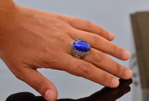 Sterling Gümüş Erkek Kral Yüzük - Yapay Mavi Göz Taşı - Görsel 6