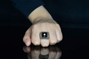 925 Ayar Gümüş Erkek Yüzük - 6 Kenarlı Yapay Oniks Taşı - Görsel 6