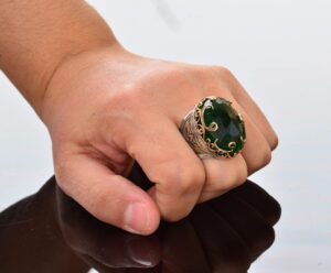 Erkekler için Orta Doğu Tasarımlı Yaratılmış Zümrüt Taşlı Yüzük, 925 Ayar Gümüş El Yapımı Vav Motifi, Şifa Kristali Takı - Görsel 7