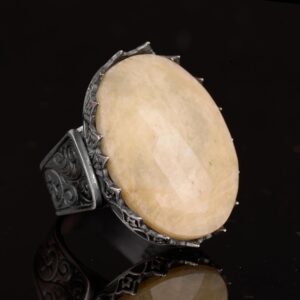 Doğal Görkem Koleksiyonu: 925 Ayar Gümüş Erkek Yüzükler, Gerçek Taşlarla - Zamansız Zarafet (Sarı Safir Taşı) - Görsel 4