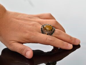 Doğal Kaplan Gözü Taşı ile El Yapımı 925 Ayar Gümüş Erkek Yüzük - Ayrıntılı Osmanlı Mühür Tasarımı - Taş Yüzük - Görsel 6