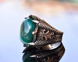 El Yapımı 925 Ayar Gümüş Erkek Yüzük, Doğal Yeşil Akik Taşı, Karmaşık Pençe Tasarımı, Farklı Bant Yüzük - Görsel 4