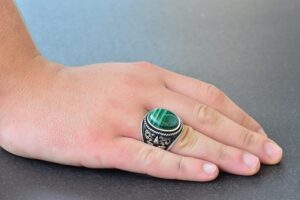 Erkekler için Şık Doğal Taş Koleksiyonu: 925 Ayar Gümüş Yüzükler - Malakit Seçeneği - Görsel 6