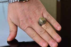 Erkekler için 925 Ayar Gümüş Yüzük - Gerçek Doğal 7 Karat Safir Taşı - Görsel 5