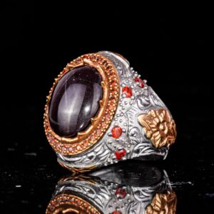Erkekler için 925 Ayar Gümüş Yüzük - Doğal Yıldız Granat Taşı ile El Yapımı Vintage Tasarım, Ayrıntılı Kırmızı Taş Vurguları ile - Görsel 6