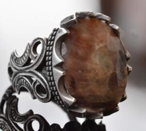 Erkekler için Sterlin Gümüş Yüzük - Gerçek Doğal Kahverengi Safir Taşı, Farklı Tasarım - Görsel 3