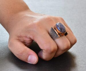 Doğal Ametist Taşlı Çekiç Tatu Saat Erkek Sterlin Gümüş Yüzük - 925 Ayar Gümüş - Görsel 6