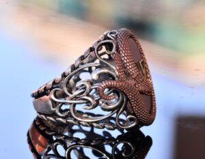 925 Ayar Gümüş Erkek Yüzük - Yapay Oniks Taşı - Yılan Tasarımı - İmza Yüzüğü (Lusifer) - Görsel 4