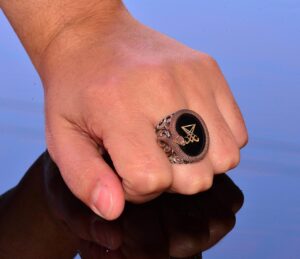 925 Ayar Gümüş Erkek Yüzük - Yapay Oniks Taşı - Yılan Tasarımı - İmza Yüzüğü (Lusifer) - Görsel 7