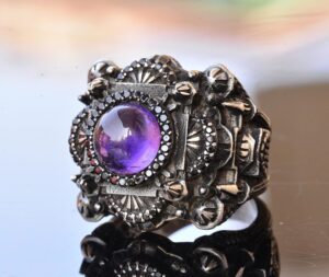 Erkekler için Lüks 925 Ayar Gümüş Yüzük - Doğal Ametist Taşı ile Şahane ve Görkemli Tasarım - Görsel 3