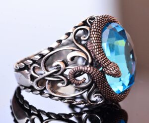 Sofistike Yılan Süslemeli 925 Ayar Gümüş Erkek Taş Yüzük Koleksiyonu - Çeşitli ve Canlı (Mavi Topaz Oluşturulmuş Taş) - Görsel 4