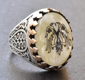 Erkekler için Sterlin Gümüş Yüzük - Doğal İnci Taşı ve Çift Başlı Kartal Tasarımı - Görsel 3