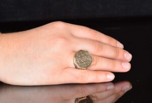 Erkekler için Gümüş Yüzük - David Yıldızı Tılsımı ile Yazılı Yüzük - Görsel 7