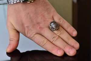 Erkekler için Sterlin Gümüş Yüzük - Gerçek Doğal Kahverengi Safir Taşı, Farklı Tasarım - Görsel 6