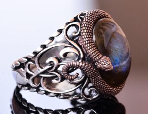 925 Ayar Katı Gümüş Erkek Yüzük - Doğal Labrodor Taşı ile El Yapımı Şıklık - Görsel 4