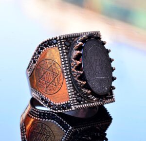 Doğal Oniks Taşlı El Yapımı Yüzük, Gümüş Erkek Yüzüğü - Güç ve Koruma Sembolü (Oniks) - Görsel 4