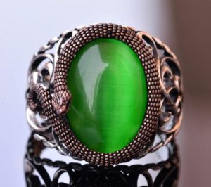 Zarif Yılan Süslemeli 925 Ayar Gümüş Erkek Taş Yüzük Koleksiyonu - Çeşitli ve Canlı (Jade Kedi Gözü Yapay Taş) - Görsel 2
