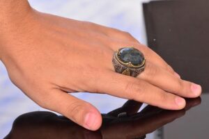 El Yapımı Vintage Tasarım Zümrüt Yüzük - 925 Ayar Gümüş Erkek Yüzük Altın Aksanlarla (Zümrüt) - Görsel 6