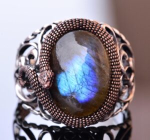 925 Ayar Katı Gümüş Erkek Yüzük - Doğal Labrodor Taşı ile El Yapımı Şıklık - Görsel 2