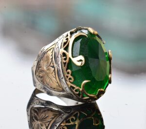 Erkekler için Orta Doğu Tasarımlı Yaratılmış Zümrüt Taşlı Yüzük, 925 Ayar Gümüş El Yapımı Vav Motifi, Şifa Kristali Takı - Görsel 4