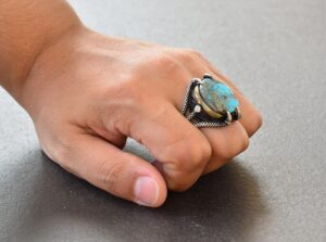 Doğal Arizona Turkuaz Taşlı 925 Ayar Gümüş Pençe Erkek Yüzük - Güç ve Denge Artırıcı - Görsel 7