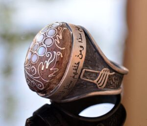 El Yapımı Ceviz Oymalı Gümüş Erkek Yüzük, İnci Oyması ve Süslemesi ile - Görsel 4