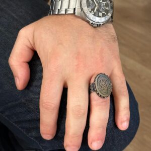 Erkekler için 925 Ayar Gümüş İslami Yüzük - Doğal Akik Taşı ile Elle Oyulmuş Hat Sanatı - Görsel 6