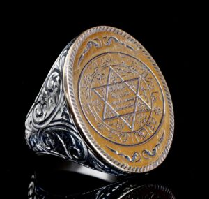 Erkekler için Sterlin Gümüş Yüzük - Oval Davut Yıldızı Tılsımı ile Yazılı İnskripsiyonlar - Görsel 3