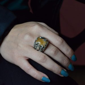 El Yapımı 925 Ayar Gümüş Yüzük, Gerçek Doğal Sarı Safir Taşı ve Akrep Tasarımı - Erkekler İçin Takı - Görsel 6