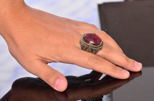 El Yapımı Vintage Tasarım Zümrüt Yüzük - 925 Ayar Gümüş Erkek Yüzük Altın Aksesuarlarla (Yakut) - Görsel 6