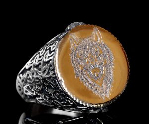 Erkekler için Gümüş Yüzük - Kurt Başı Tasarımı ve Altın Vurgu ile - Görsel 3