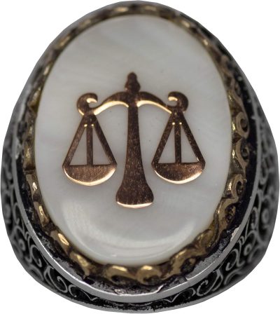 Regal ve Sembolik Erkek 925 Ayar Gümüş Yüzük - Adalet Terazisi Sembolü ve Doğal Taşlar ile Süslenmiş - Görsel 2