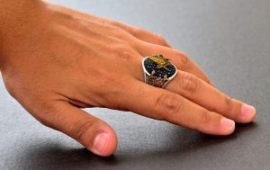 El Yapımı 925 Ayar Gümüş Erkek Mason Akrep Yüzüğü Siyah Akyürek Taşı ile, Mason Altın Kaplama Kral Yüzük Tasarımı, Gümüş Yüzük - Görsel 7