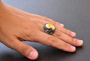 925 Ayar Katı Gümüş Erkek Yüzük - Doğal Taşlarla El Yapımı Şıklık (Sarı Ağaç Taşı) - Görsel 6