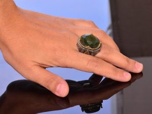 El Yapımı Vintage Tasarım Zümrüt Yüzük - 925 Ayar Gümüş Erkek Yüzük Altın Detaylarla (Jade) - Görsel 6