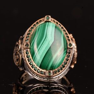 925 Ayar Gümüş Erkek Yüzük, Doğal Malahit ile El Yapımı Vintage Tasarım, Erkekler için Şık Yeşil Taş Yüzük - Görsel 5