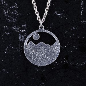 925 Ayar Gümüş Uluyan Kurt Kolye, Dağ ve Ay Tasarımı, Hayvan Severler için Doğa İlhamlı Takı - Görsel 4