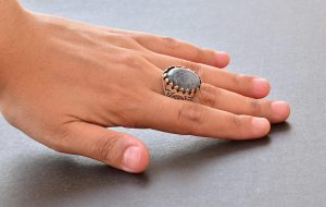 Erkekler için Düz 925 Ayar Gümüş Yüzük Gerçek Doğal Bej Ağaç Taşı Değerli Taş Yüzük Vintage Tasarım Değerli Taş Takı Erkek Gümüş Yüzük Başak Burcu Takı Hediye Olarak Ağaç Taşı Sembolik Takı - Görsel 6