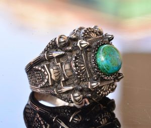 Erkekler için Lüks 925 Ayar Gümüş Yüzük - Krysokolla Taşı ile Şık ve Görkemli Tasarım - Görsel 4