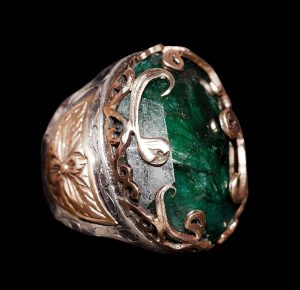 925 Ayar Gümüş Erkek Yüzük - Doğal Olmayan Zümrüt Taşı ile Çelik Kalem İşçiliği - El Yapımı Tasarım - Görsel 3